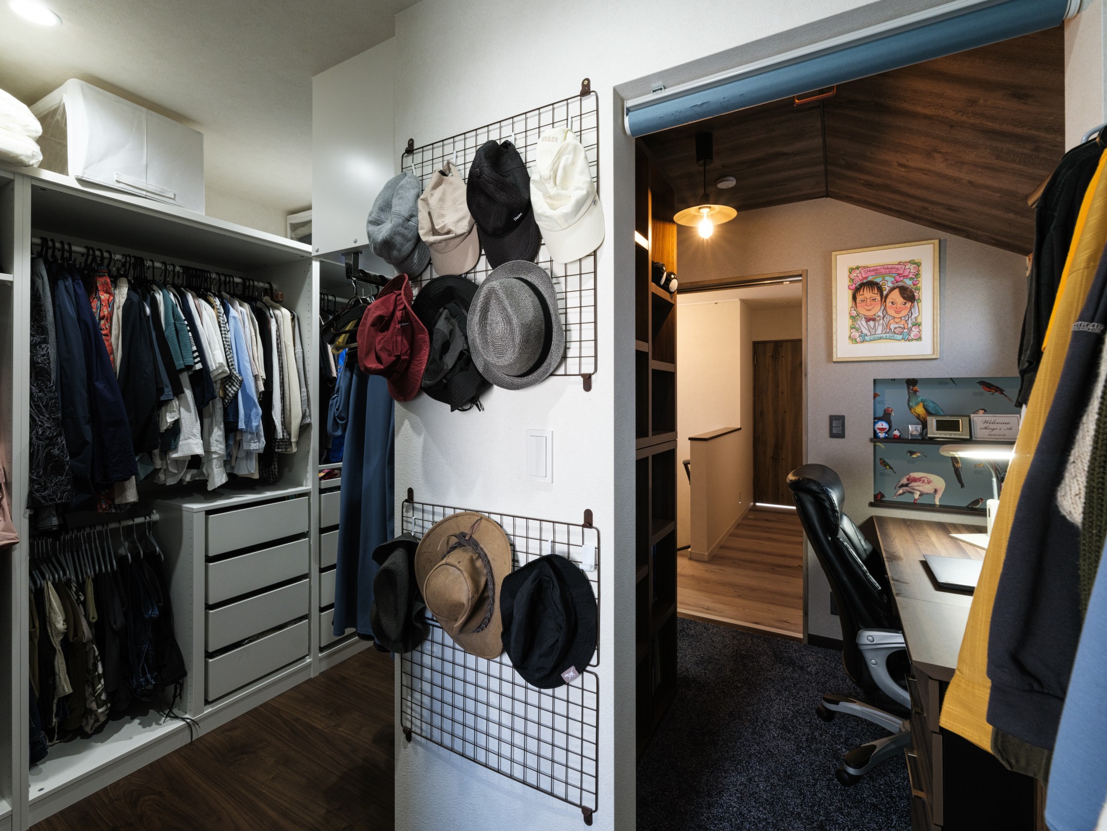 書斎の隣に、家族みんなで使える大容量収納